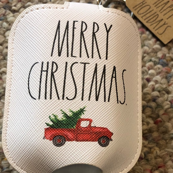 🆕 Rae Dunn MERRY CHRISTMAS Hand Sanitizer Travel Set - Picture 3 of 8